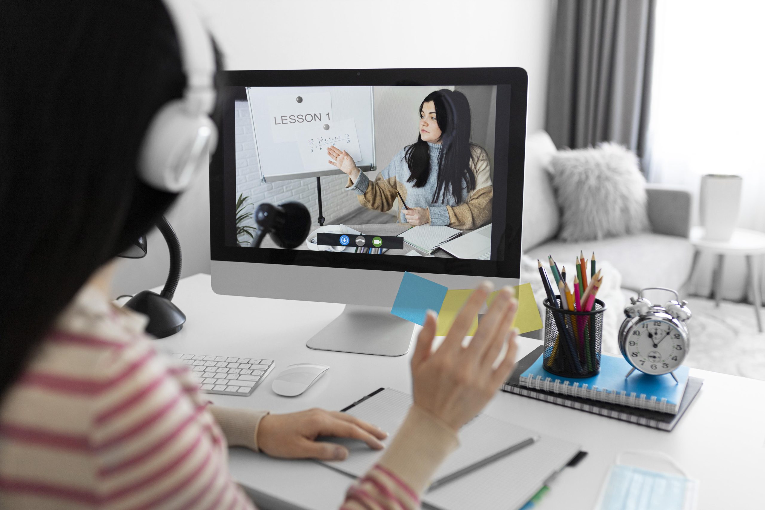 close-up-student-online-class